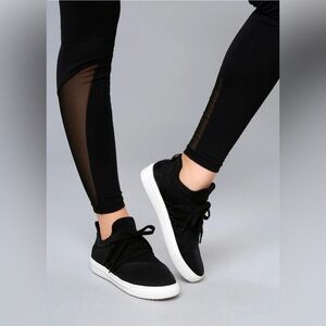 Time and Tru Slip In Sneakers Size 11 NWOT